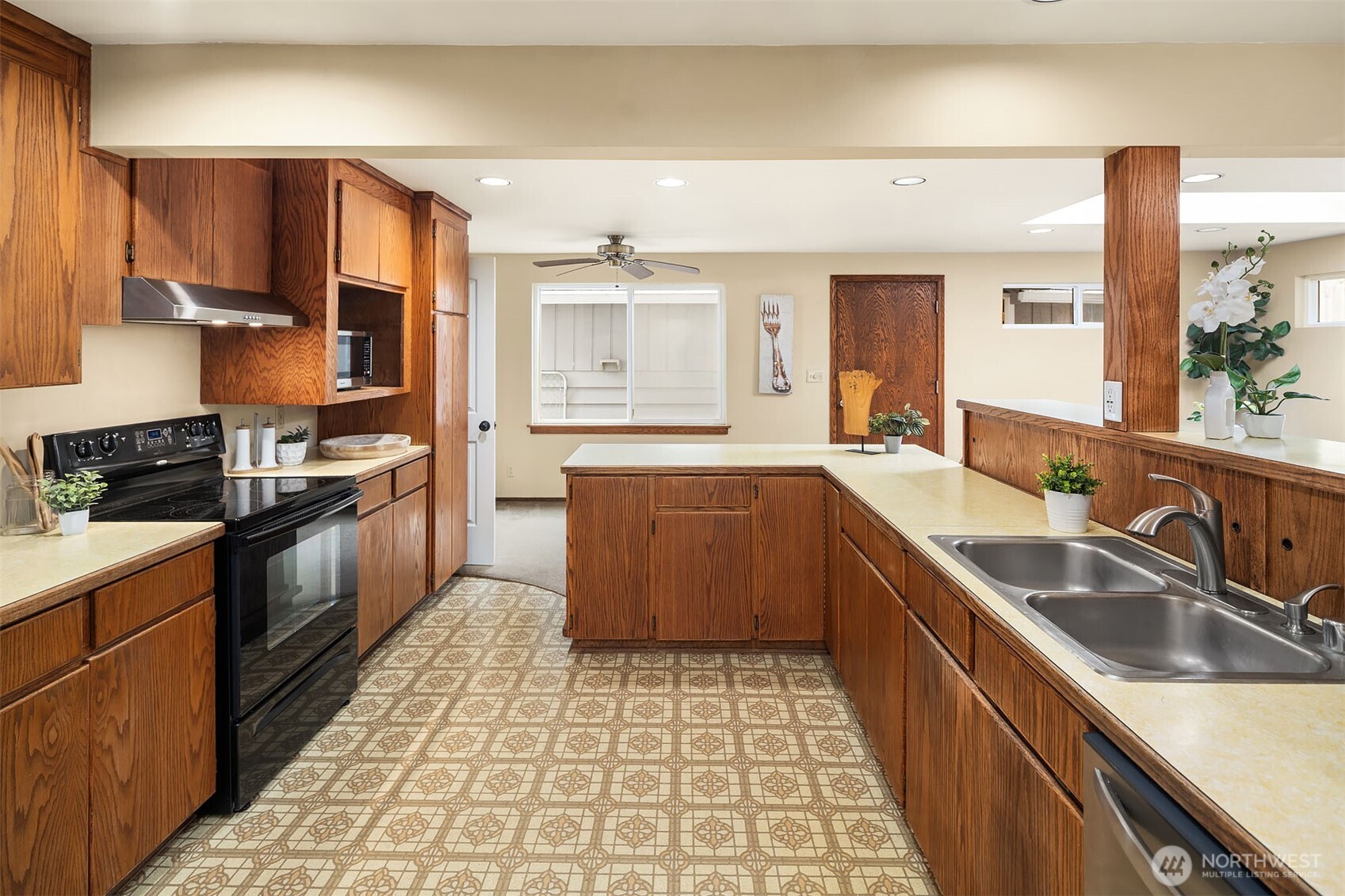 570 SE Andrews Street , Issaquah, WA 98027