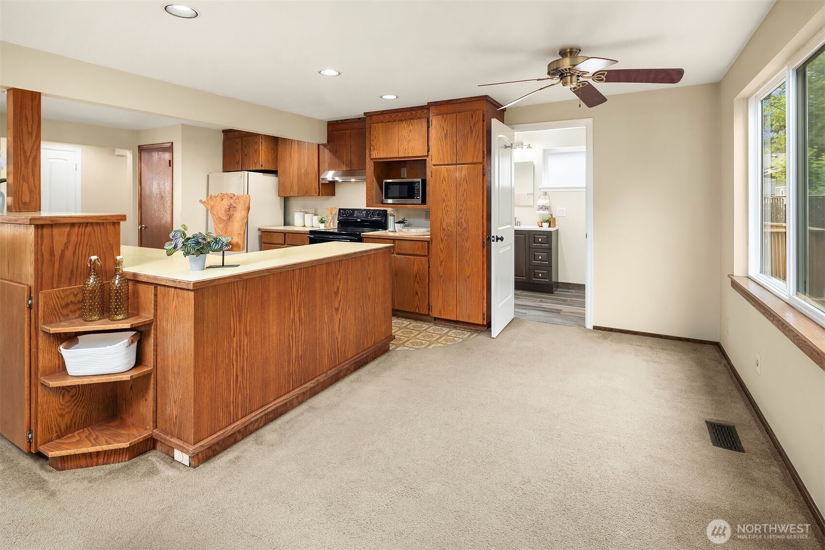 570 SE Andrews Street , Issaquah, WA 98027