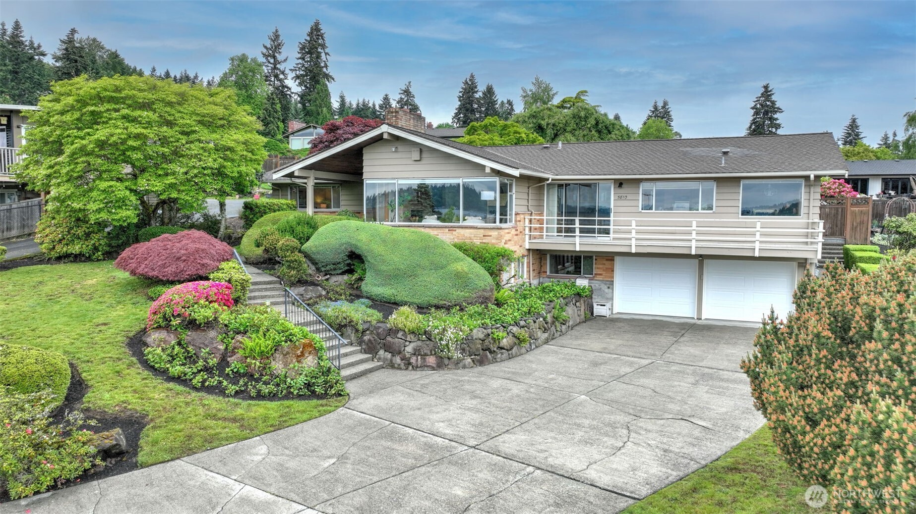 5810 NE 181st Street , Kenmore, WA 98028