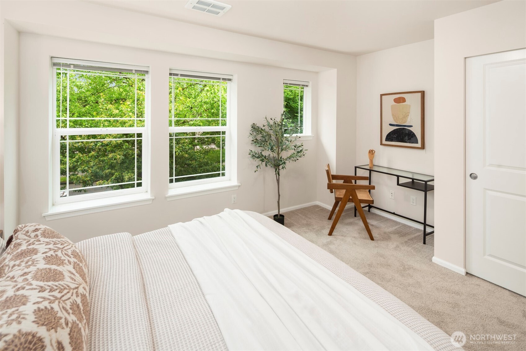 6942 31st Avenue SW, Seattle, WA 98126-4205