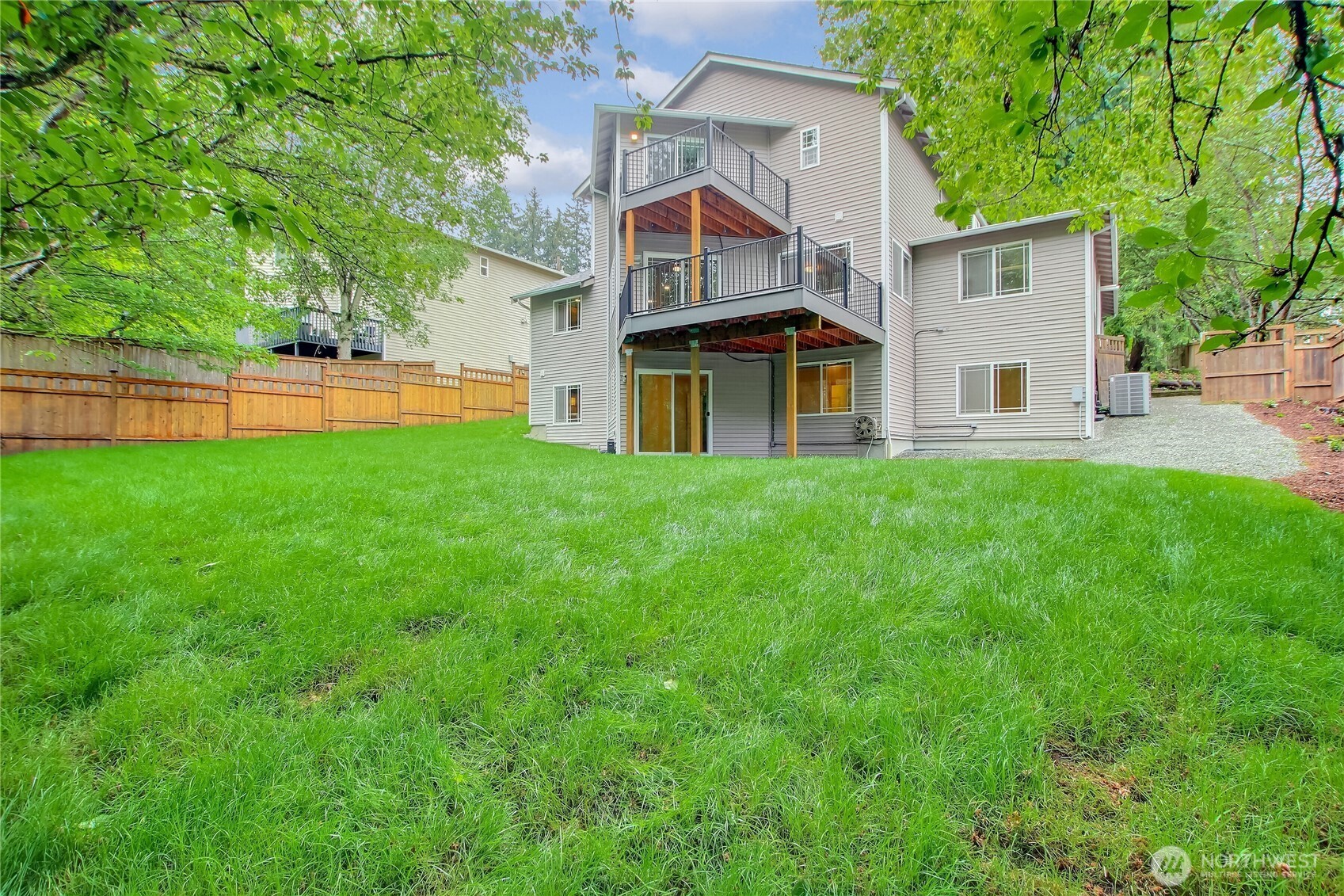 9430 NE 181st Lane , Bothell, WA 98011-3357
