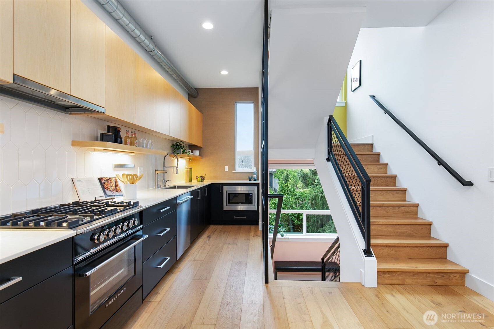 7020 Greenwood Avenue N, Seattle, WA 98103