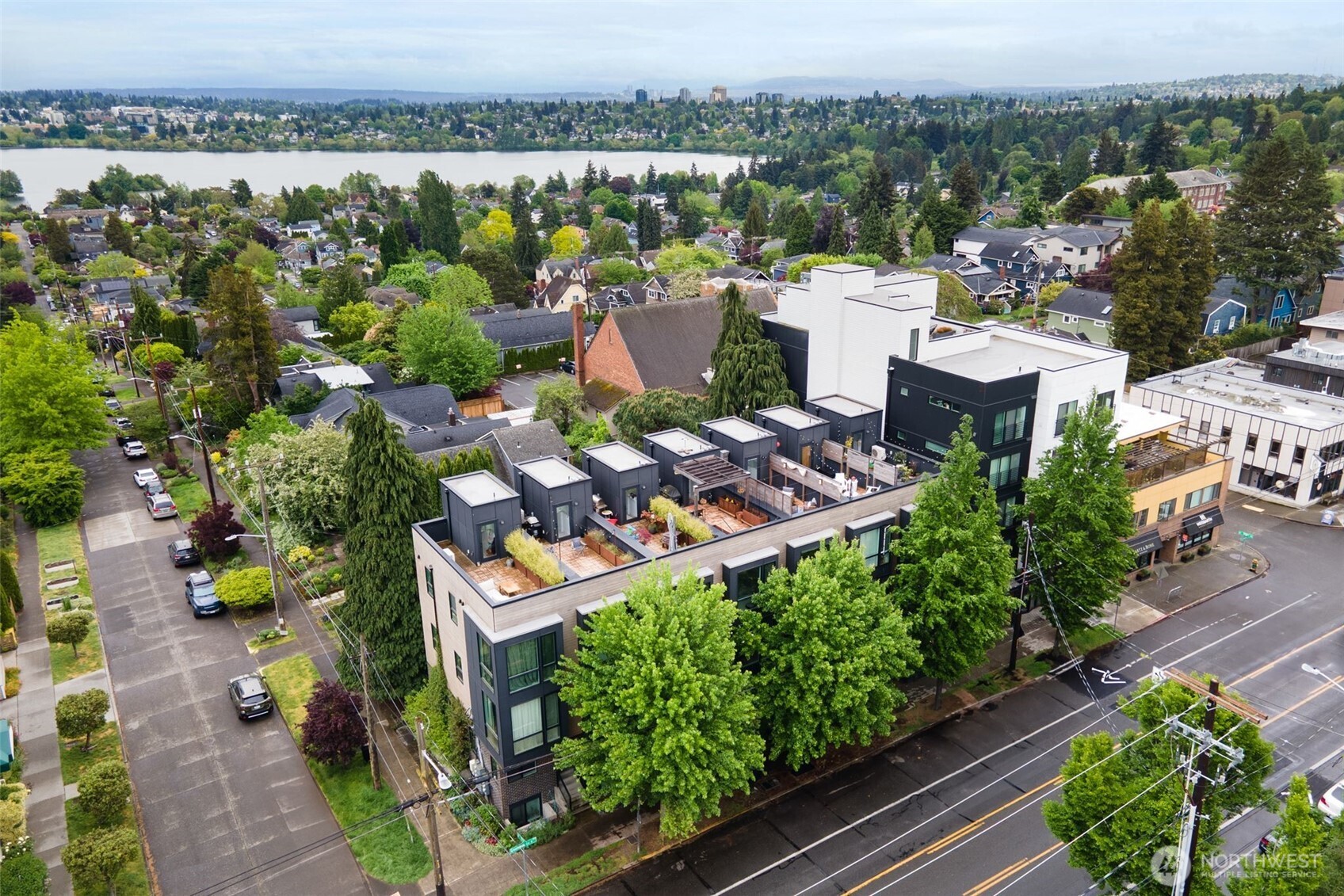7020 Greenwood Avenue N, Seattle, WA 98103