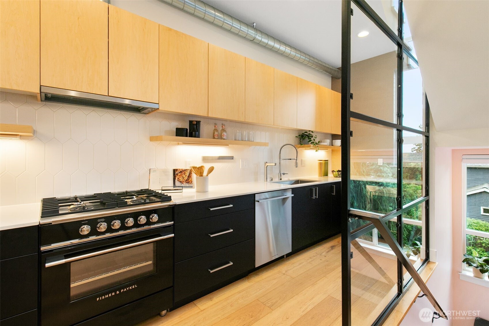 7020 Greenwood Avenue N, Seattle, WA 98103