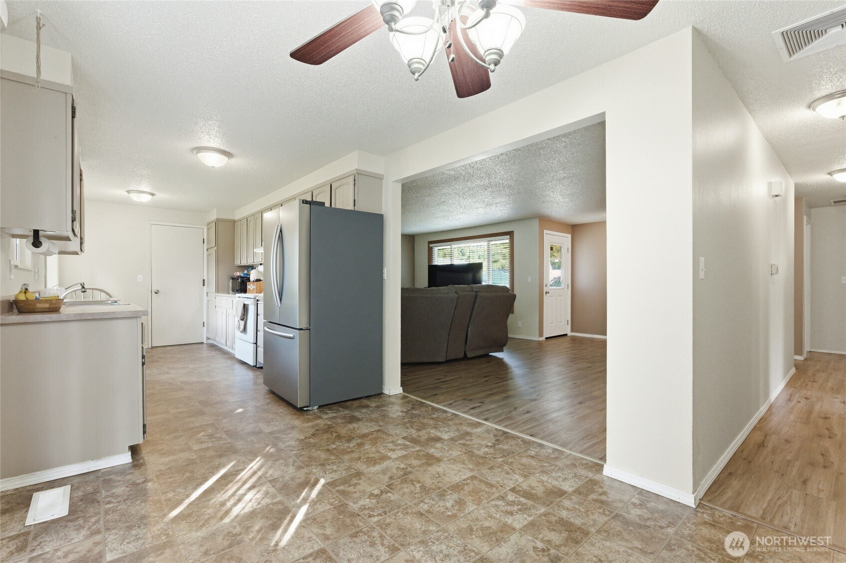 709 Enterprise Drive NE, Lacey, WA 98516