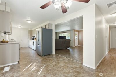 709 Enterprise Drive NE, Lacey, WA 98516 - Photo 4