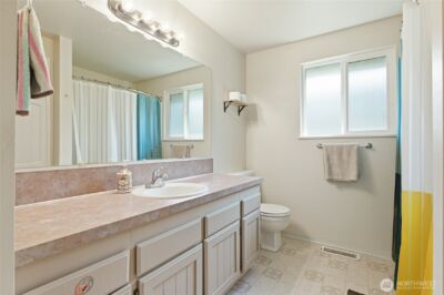 709 Enterprise Drive NE, Lacey, WA 98516 - Photo 8