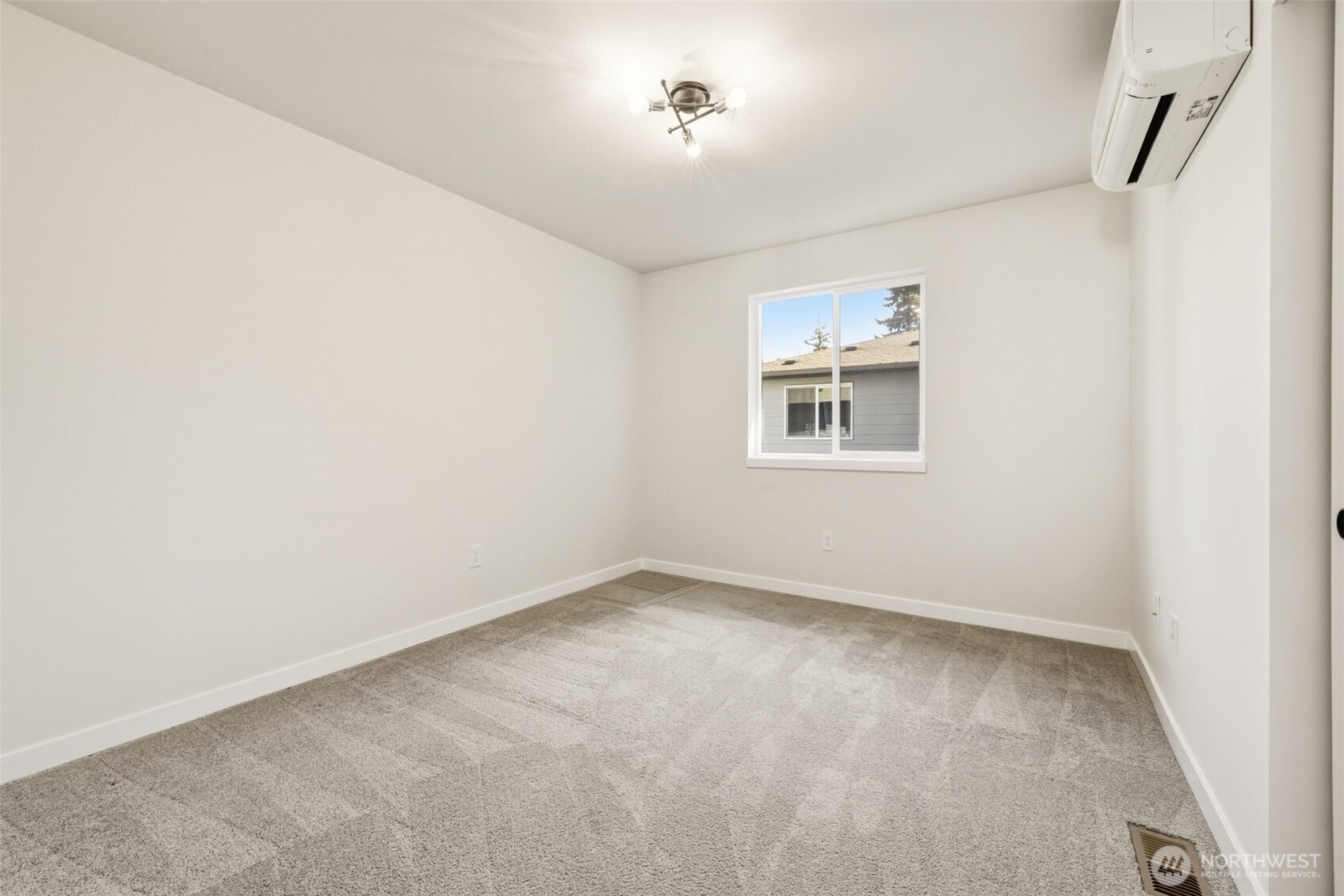 13710 Ash Way #A2, Everett, WA 98204