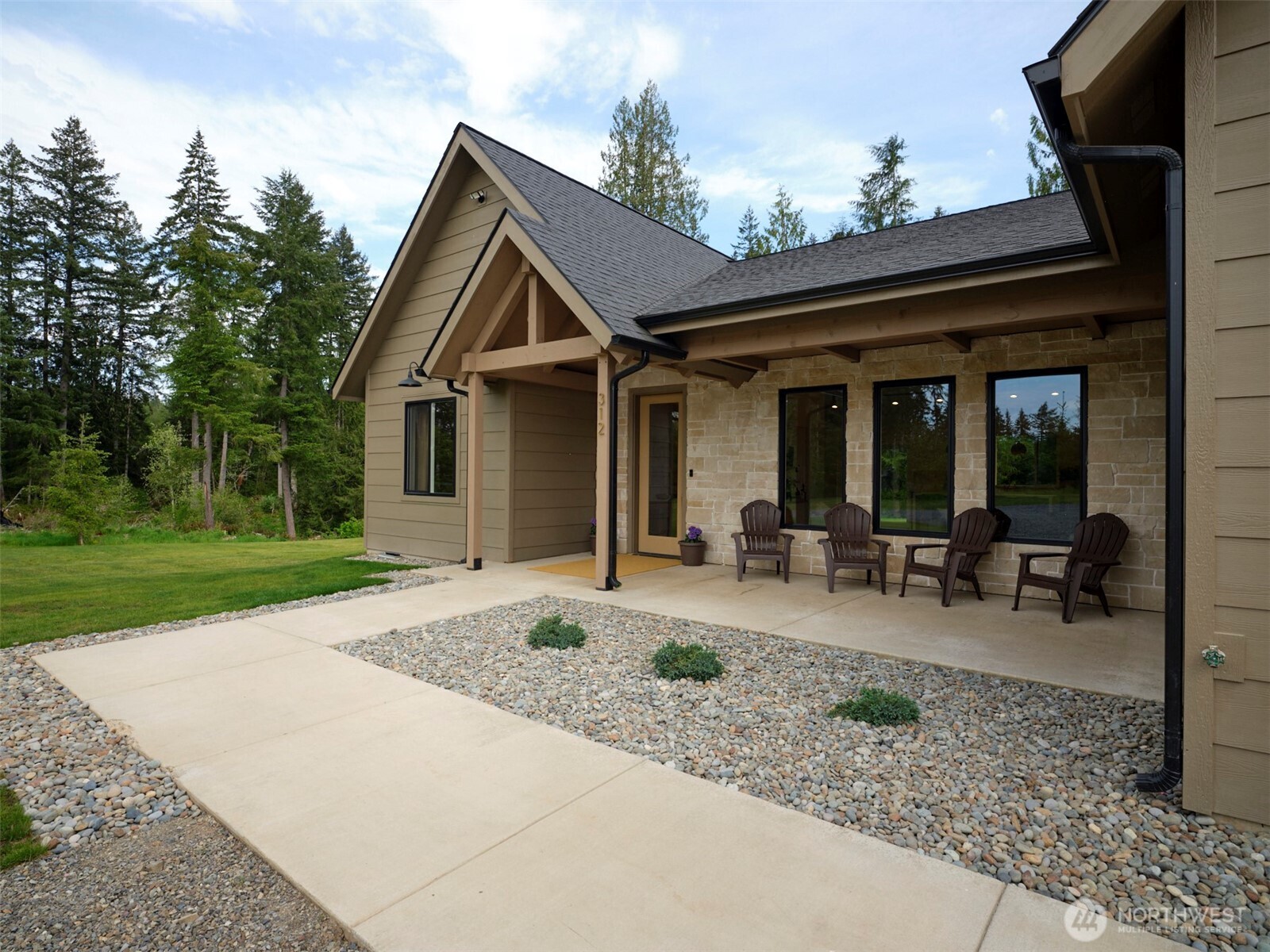312 Little Valley Lane , Castle Rock, WA 98611