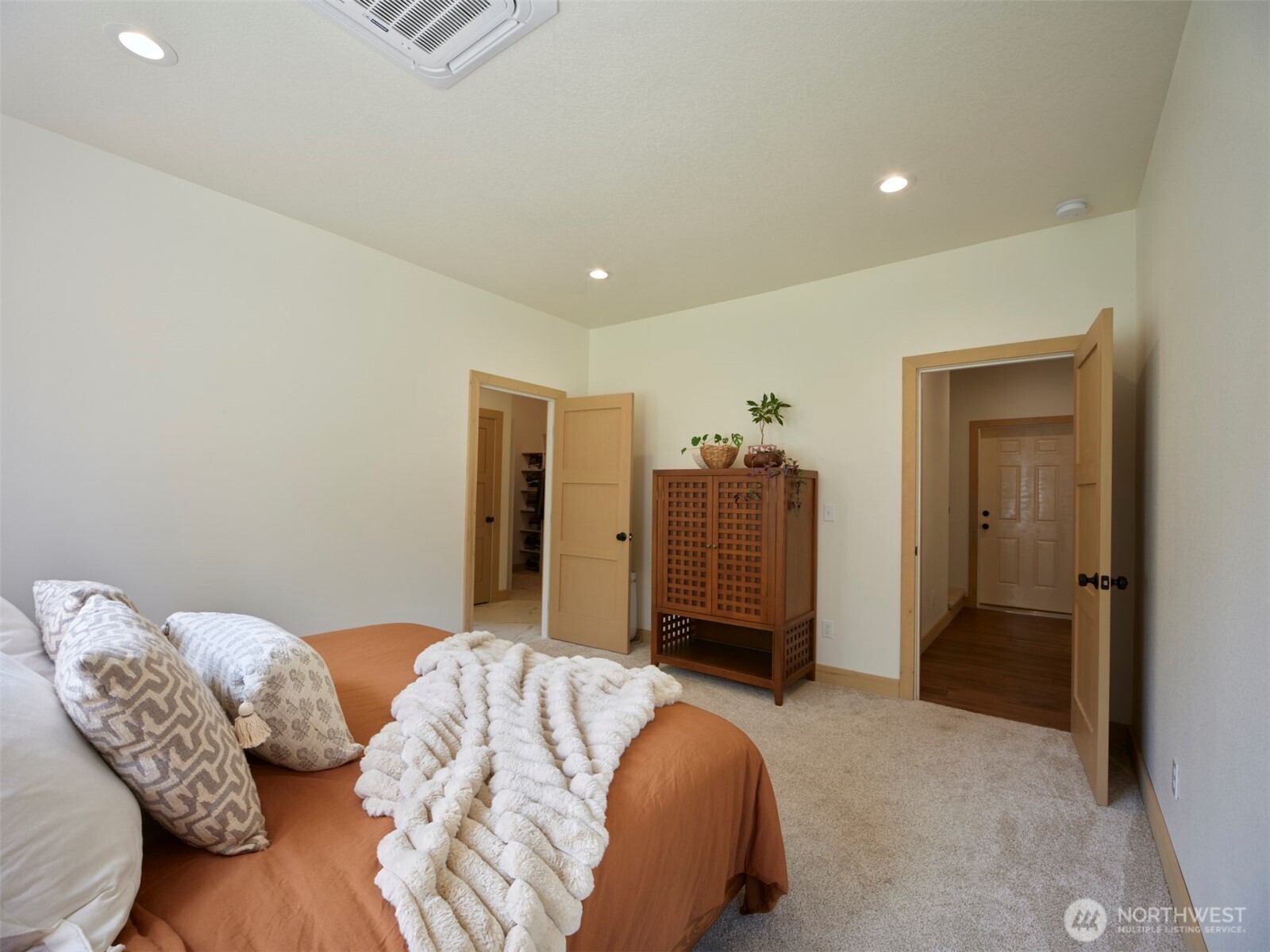 312 Little Valley Lane , Castle Rock, WA 98611
