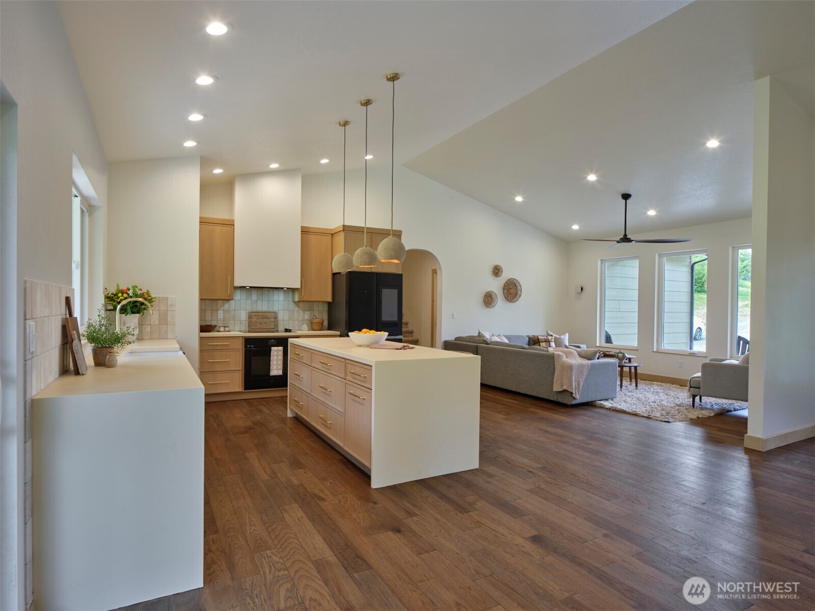 312 Little Valley Lane , Castle Rock, WA 98611