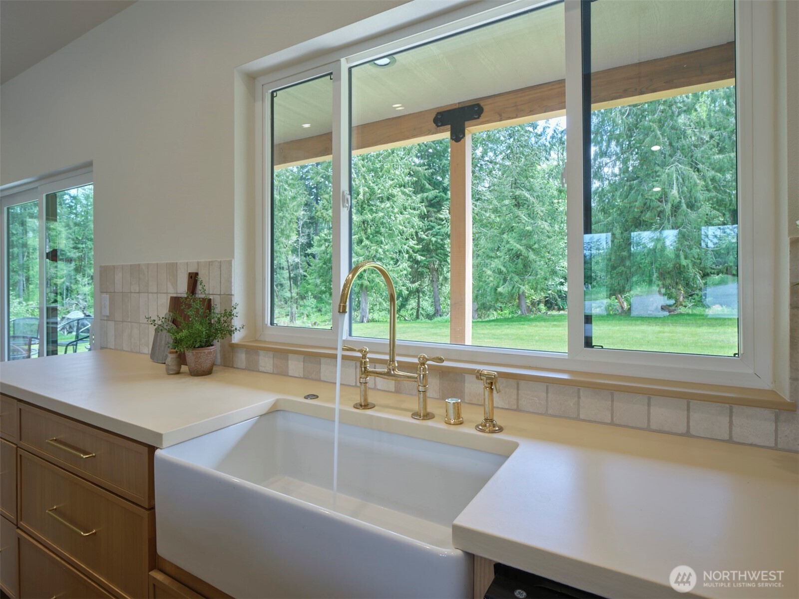 312 Little Valley Lane , Castle Rock, WA 98611