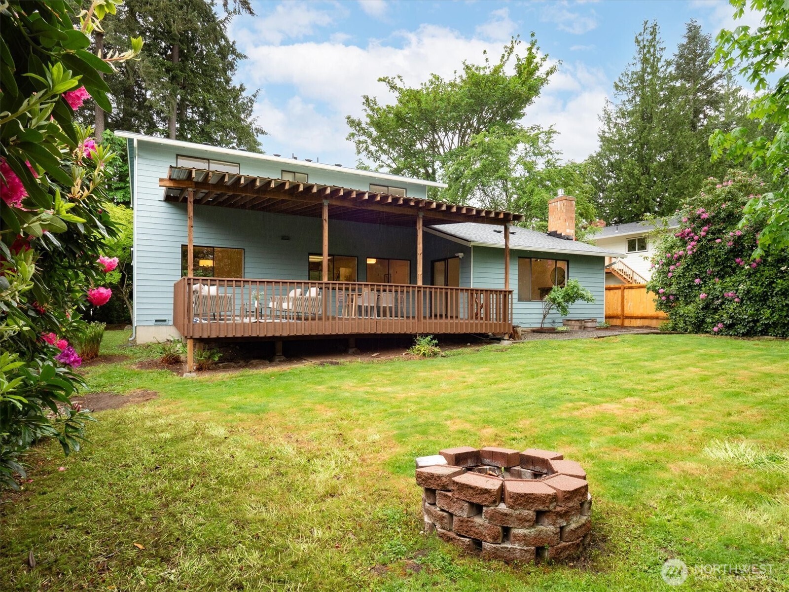 20106 96th Avenue NE, Bothell, WA 98011-2309