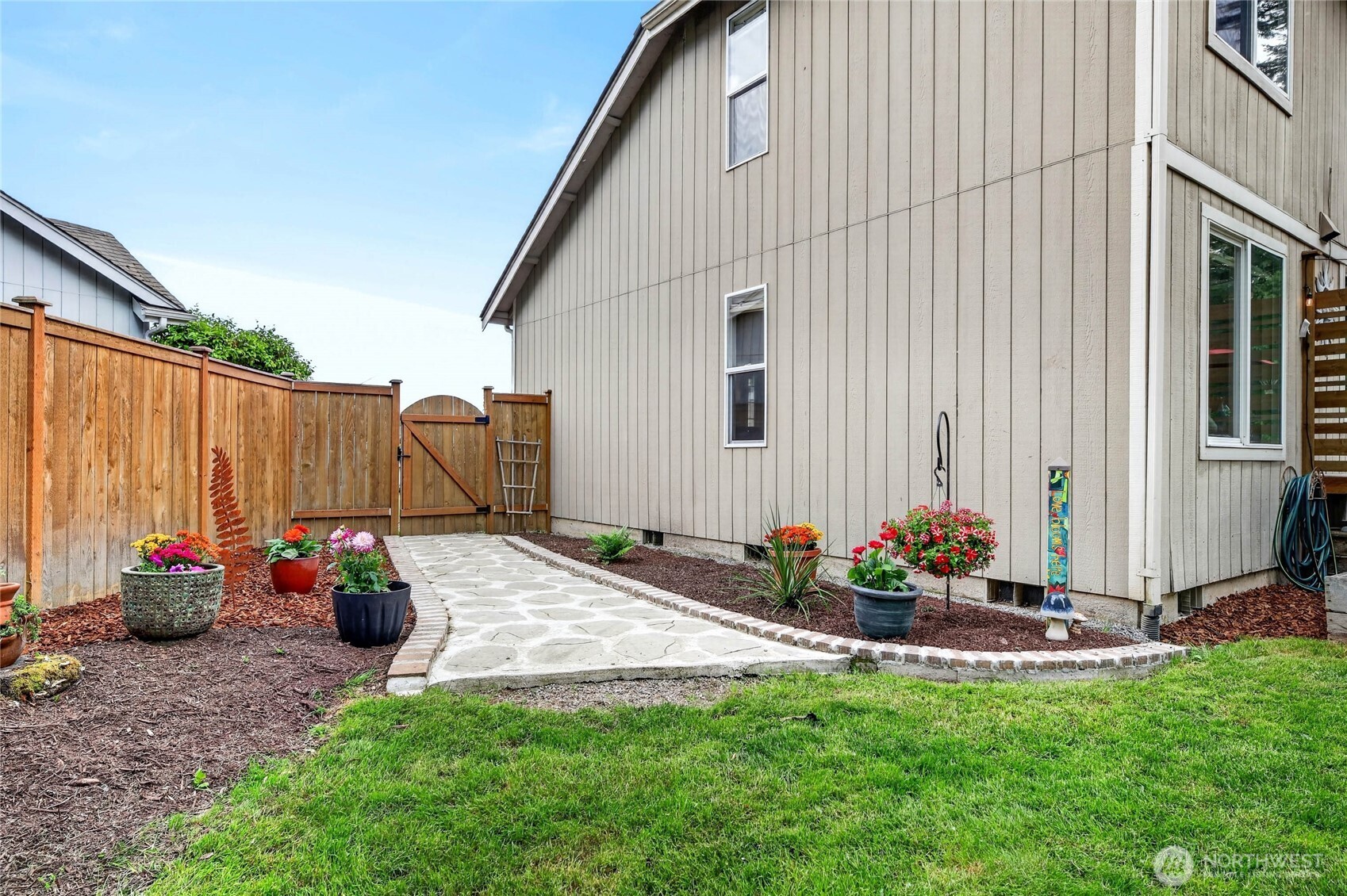 411 25th Avenue Pl , Milton, WA 98354
