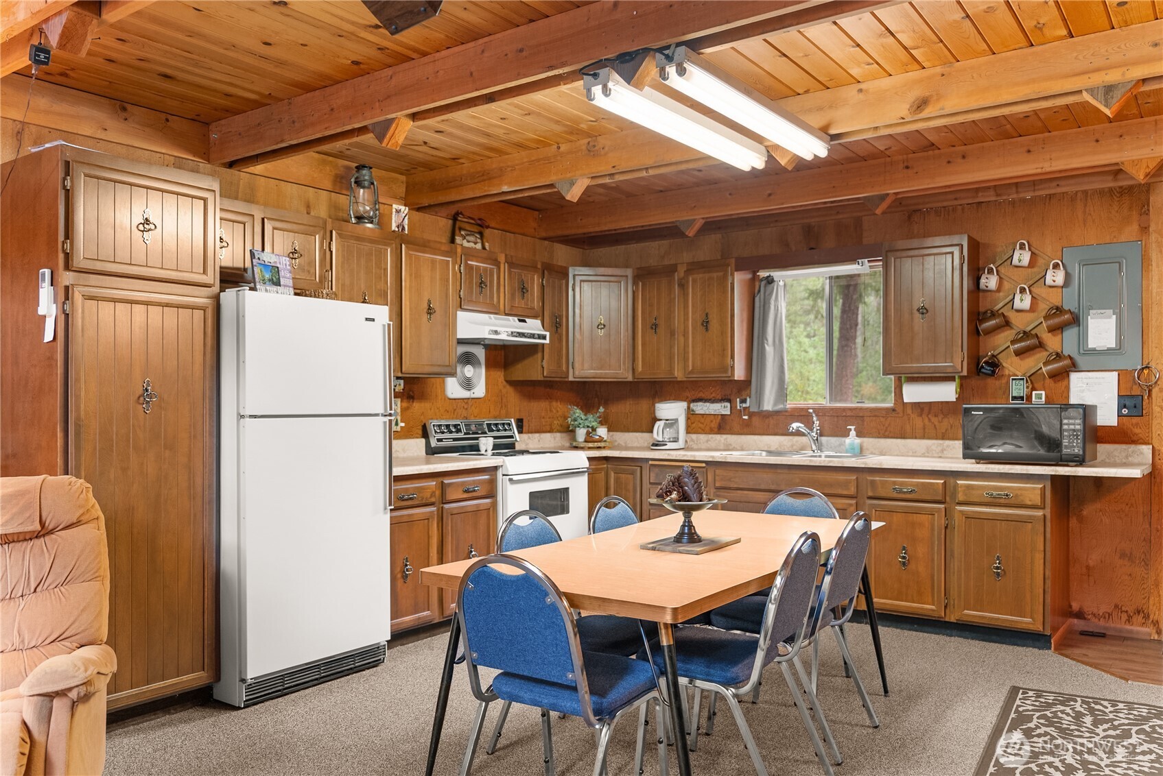 37 E Buttermilk Creek Road , Twisp, WA 98856
