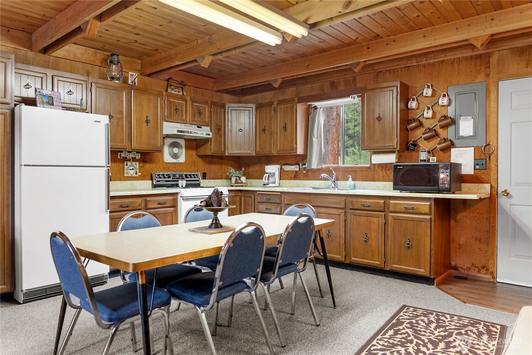37 E Buttermilk Creek Road , Twisp, WA 98856