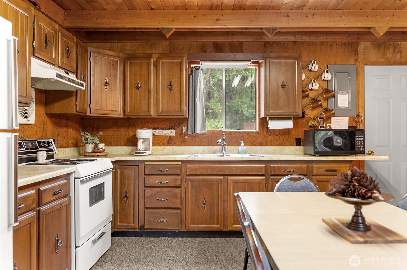 37 E Buttermilk Creek Road , Twisp, WA 98856