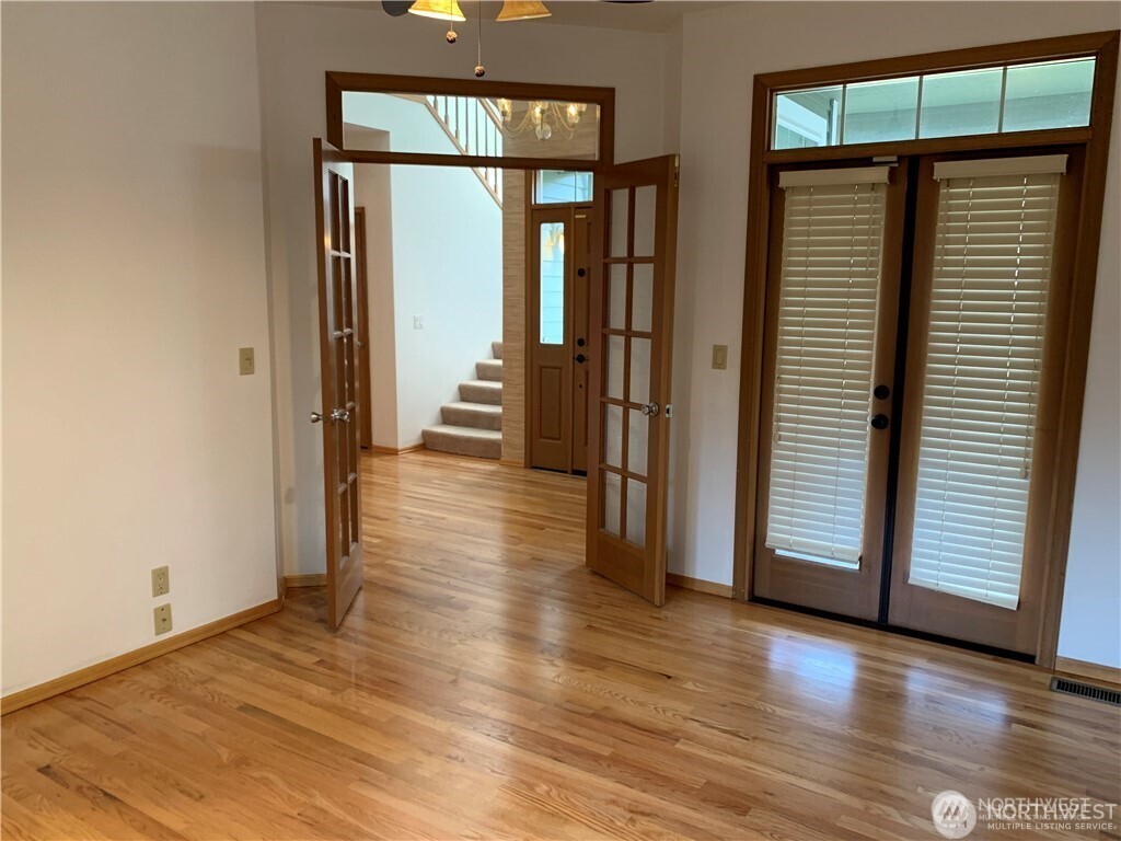 25551 SE 41st Court , Sammamish, WA 98029