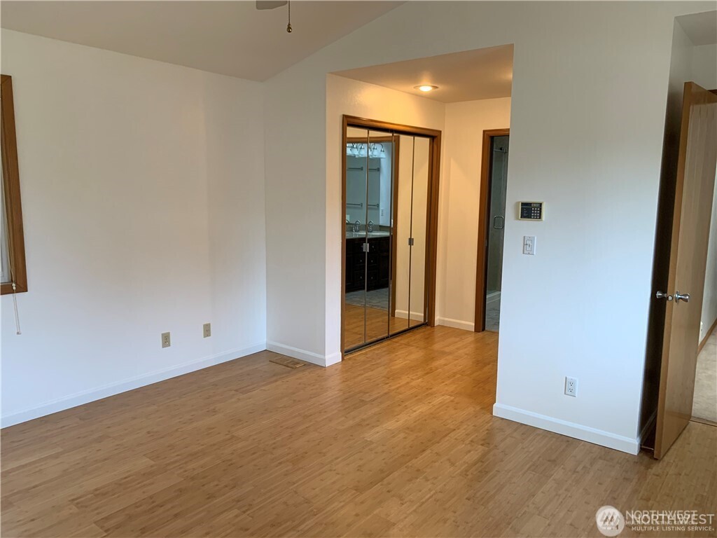 25551 SE 41st Court , Sammamish, WA 98029