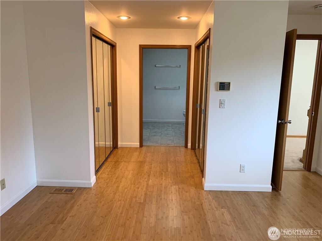 25551 SE 41st Court , Sammamish, WA 98029