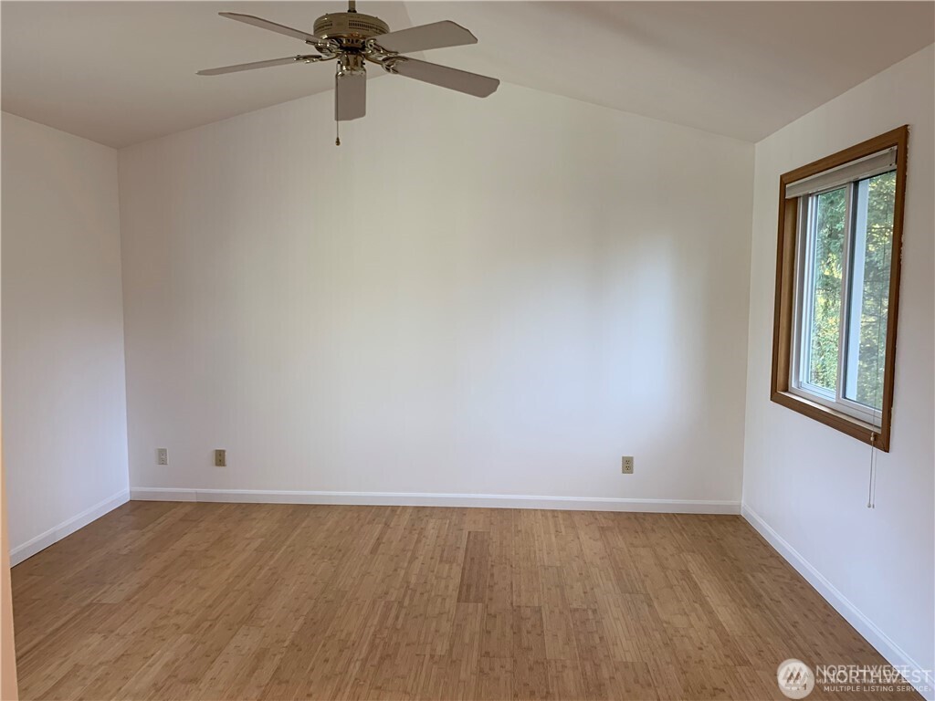 25551 SE 41st Court , Sammamish, WA 98029