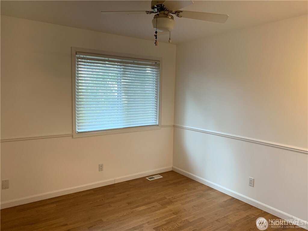 25551 SE 41st Court , Sammamish, WA 98029