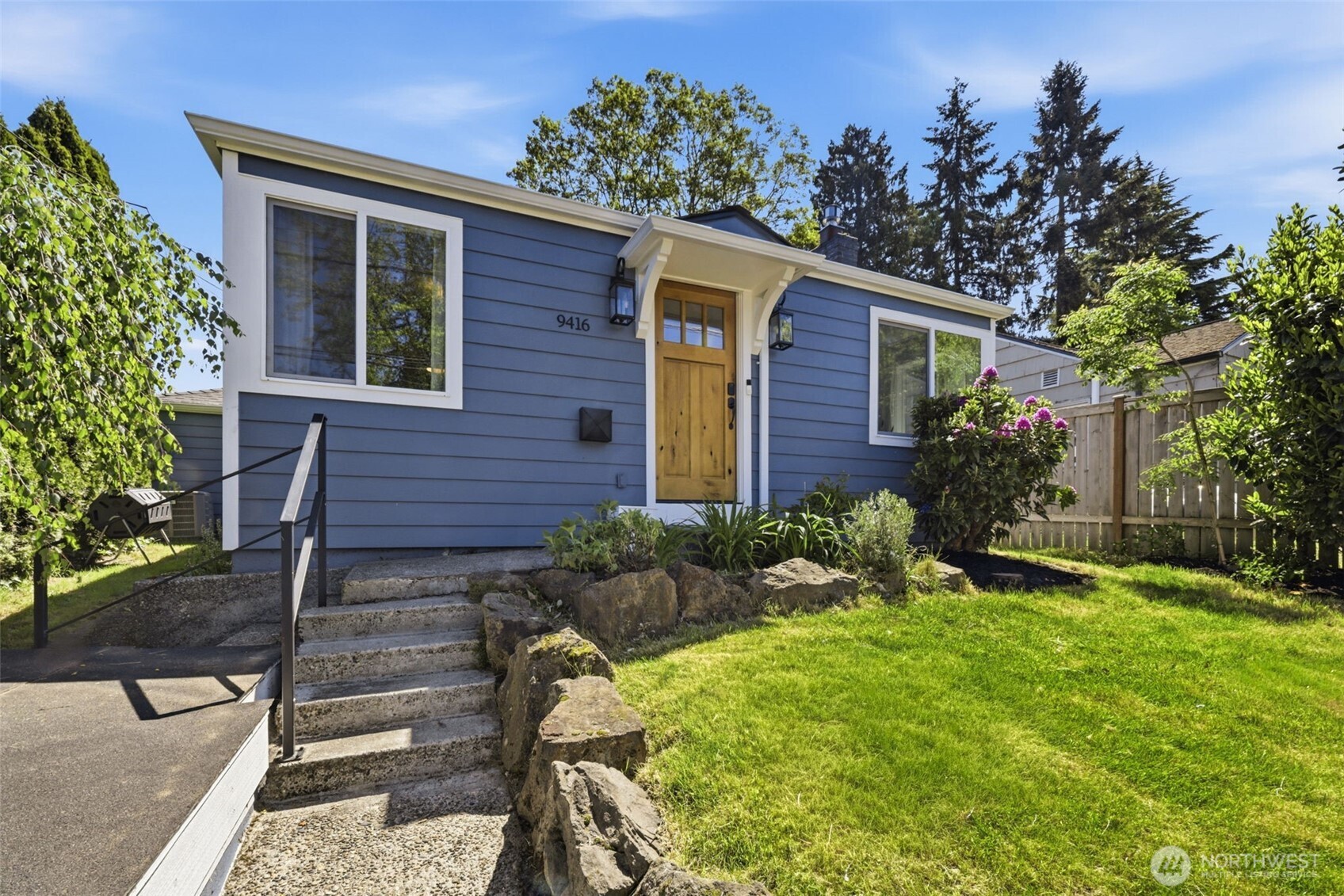9416 5th Avenue NE, Seattle, WA 98115-2809