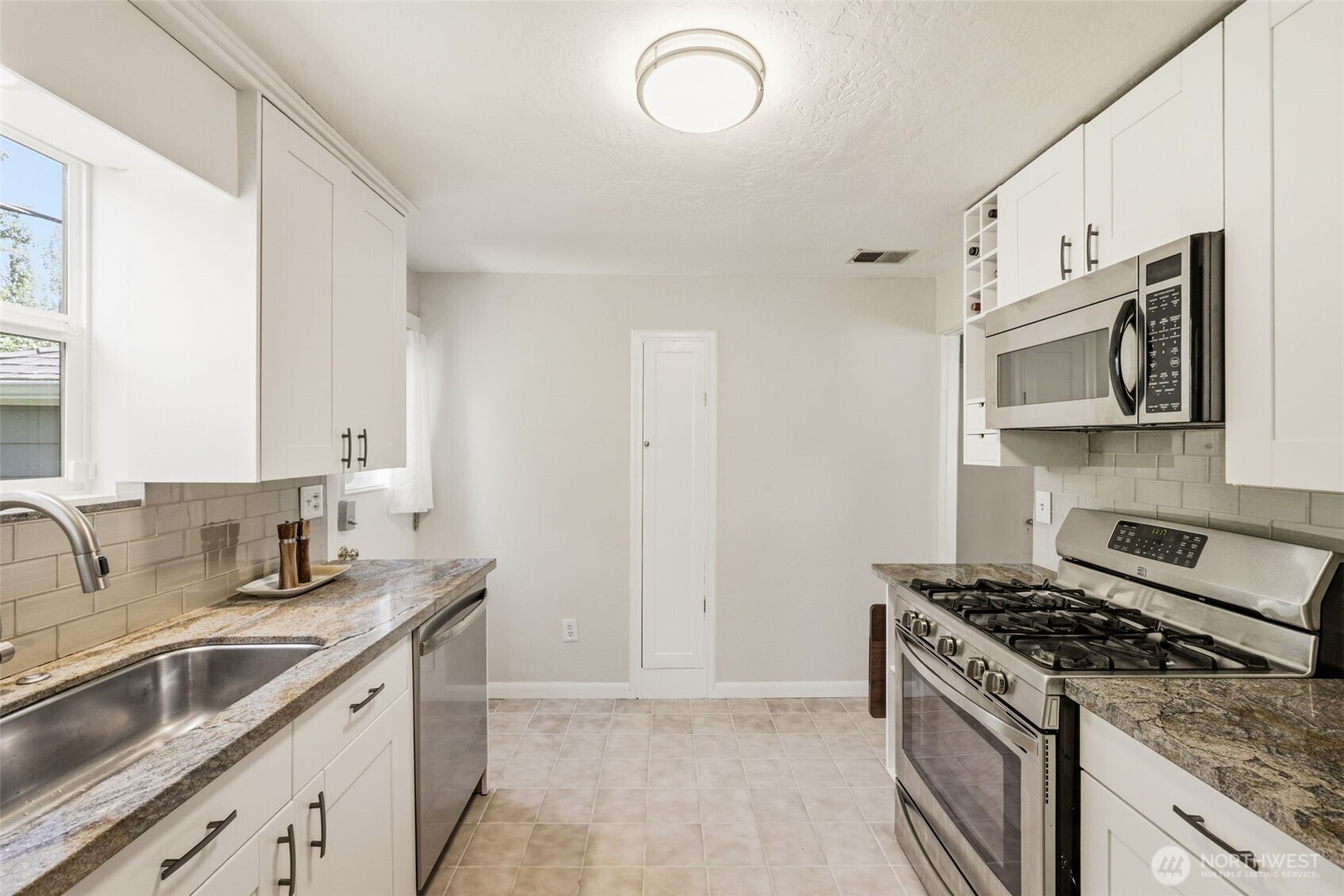 9416 5th Avenue NE, Seattle, WA 98115-2809