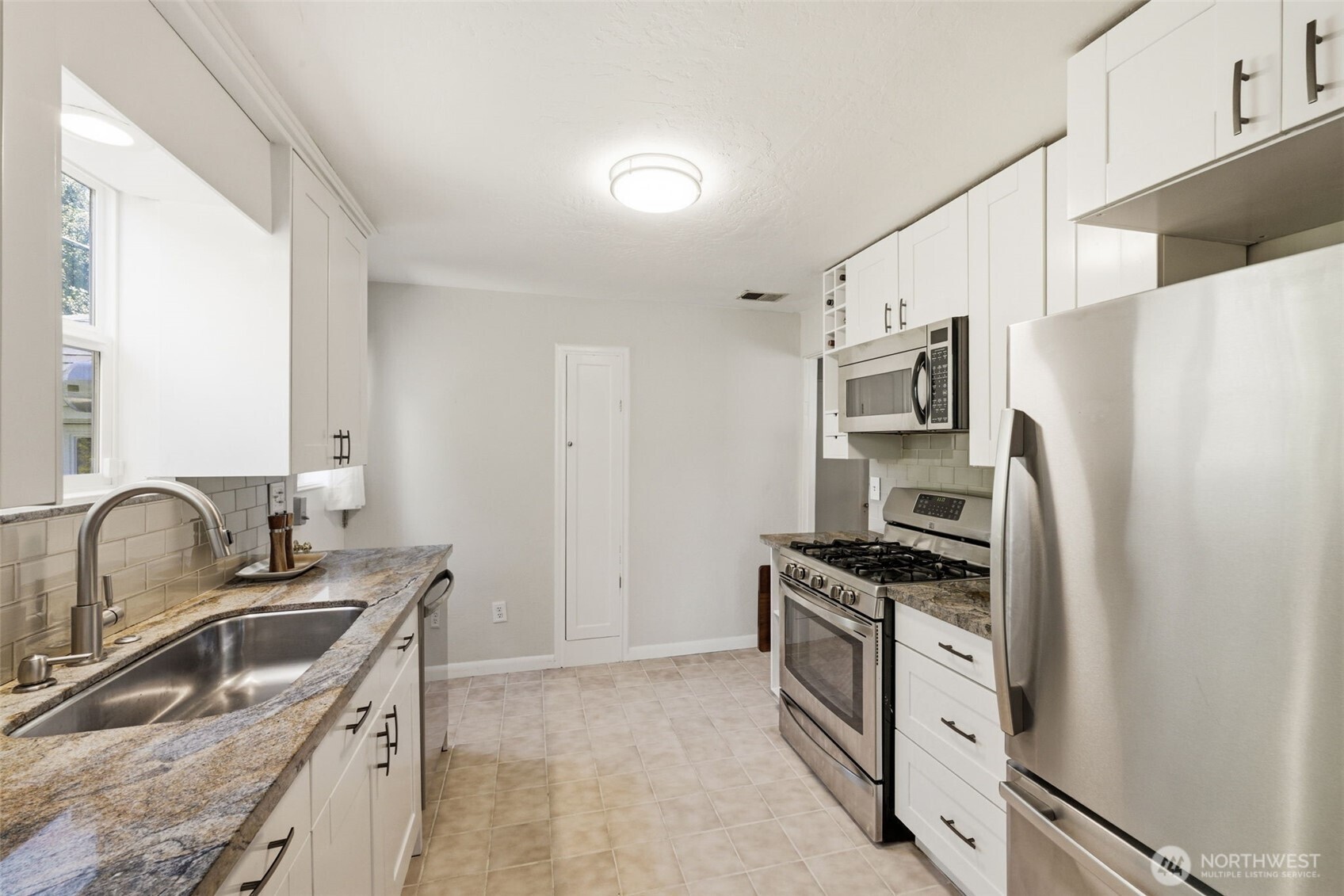 9416 5th Avenue NE, Seattle, WA 98115-2809