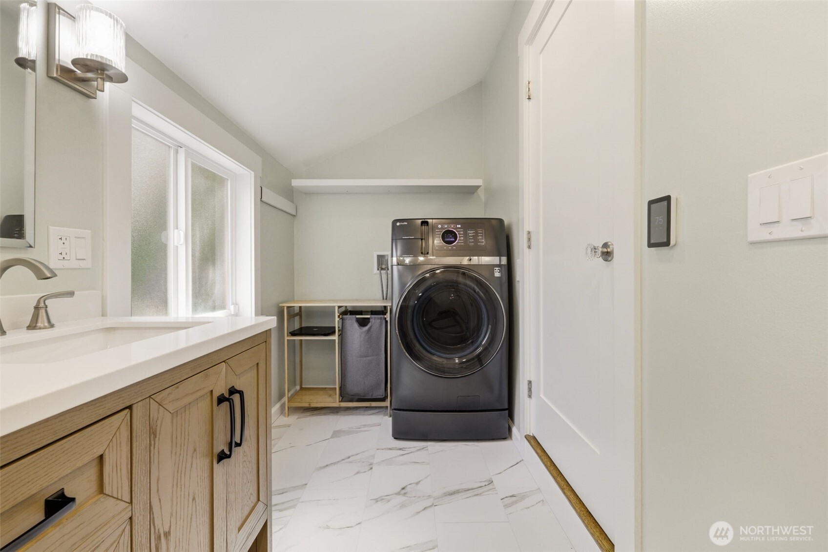 9416 5th Avenue NE, Seattle, WA 98115-2809
