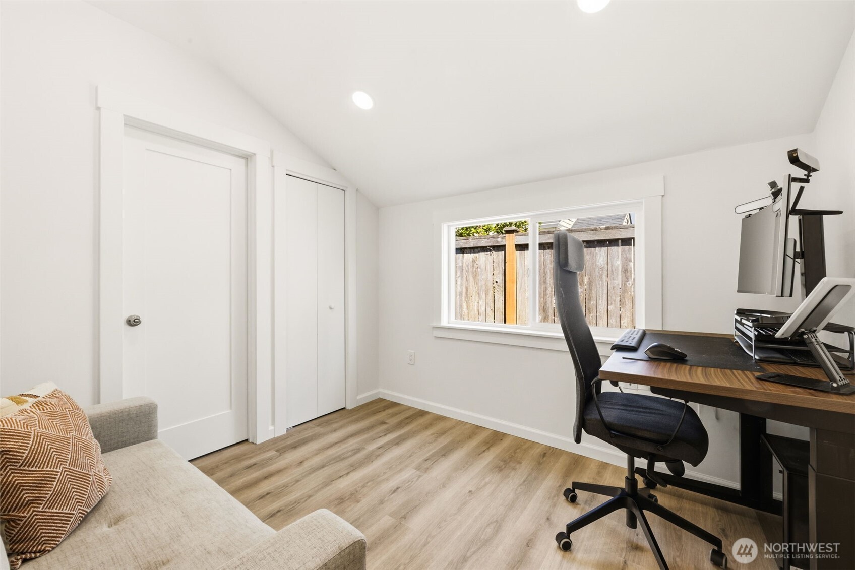 9416 5th Avenue NE, Seattle, WA 98115-2809