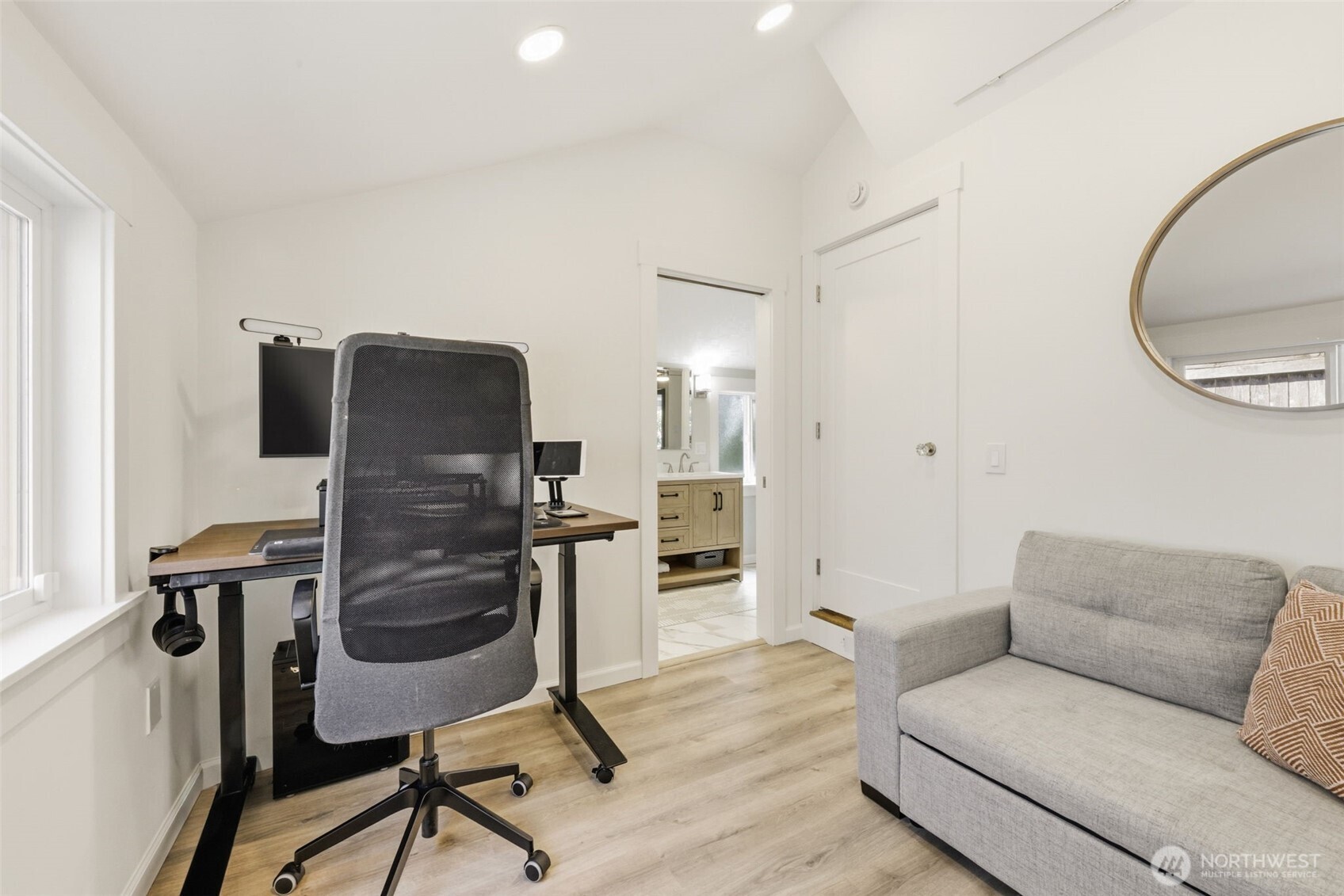 9416 5th Avenue NE, Seattle, WA 98115-2809