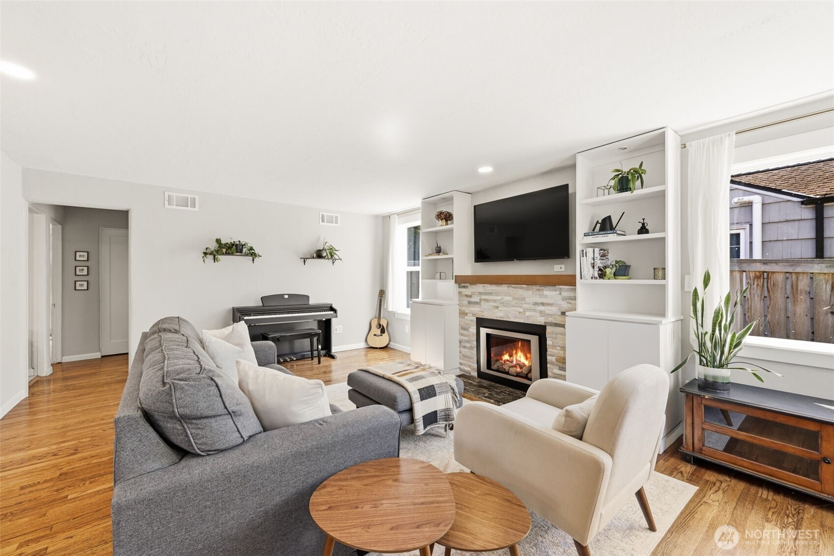 9416 5th Avenue NE, Seattle, WA 98115-2809