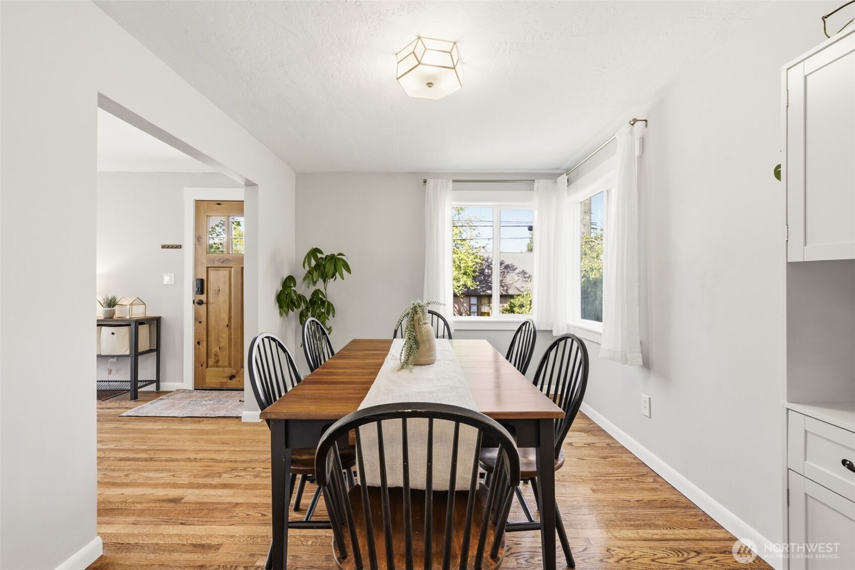 9416 5th Avenue NE, Seattle, WA 98115-2809