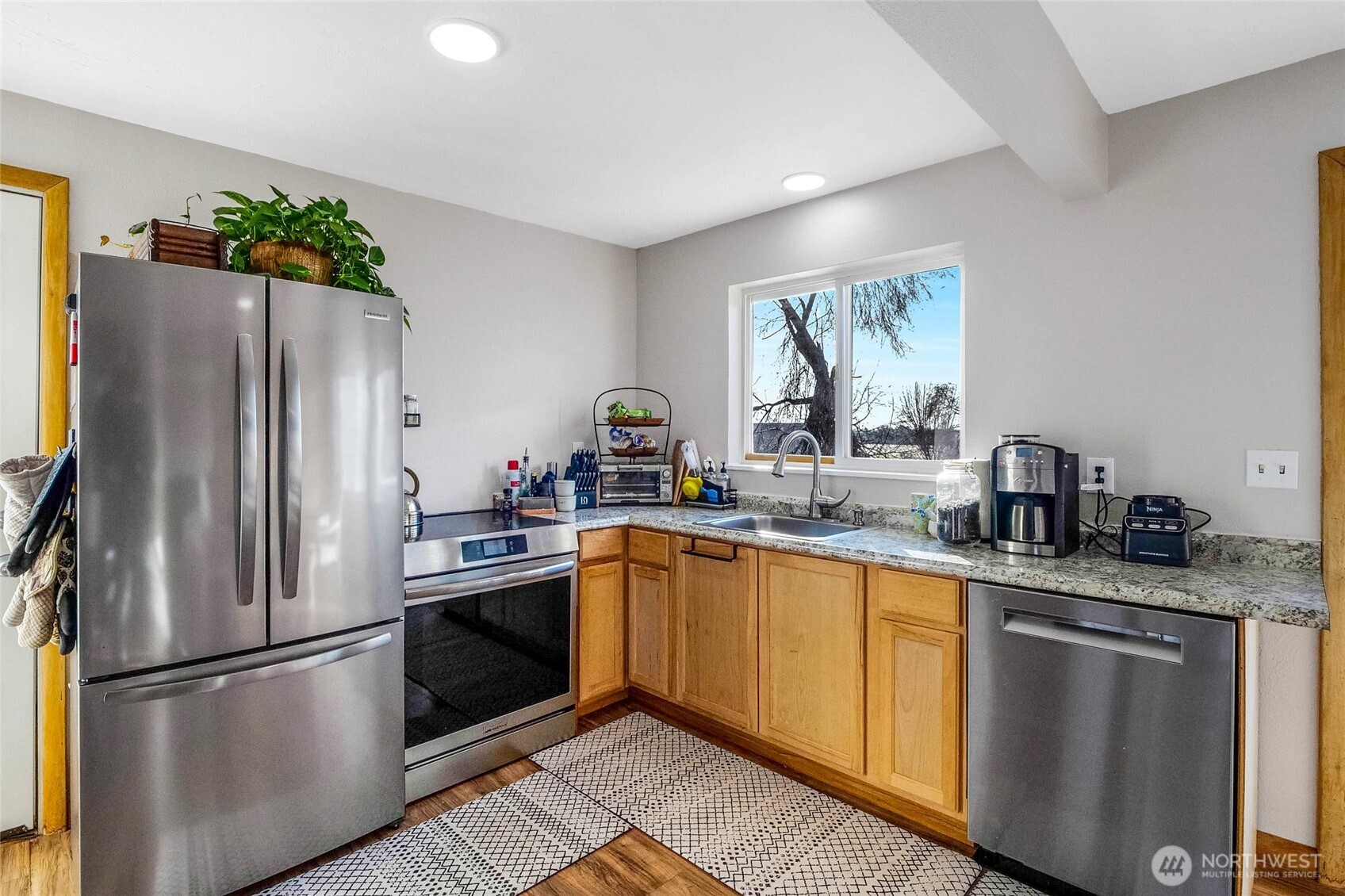 8061 NE Valley Road , Moses Lake, WA 98837