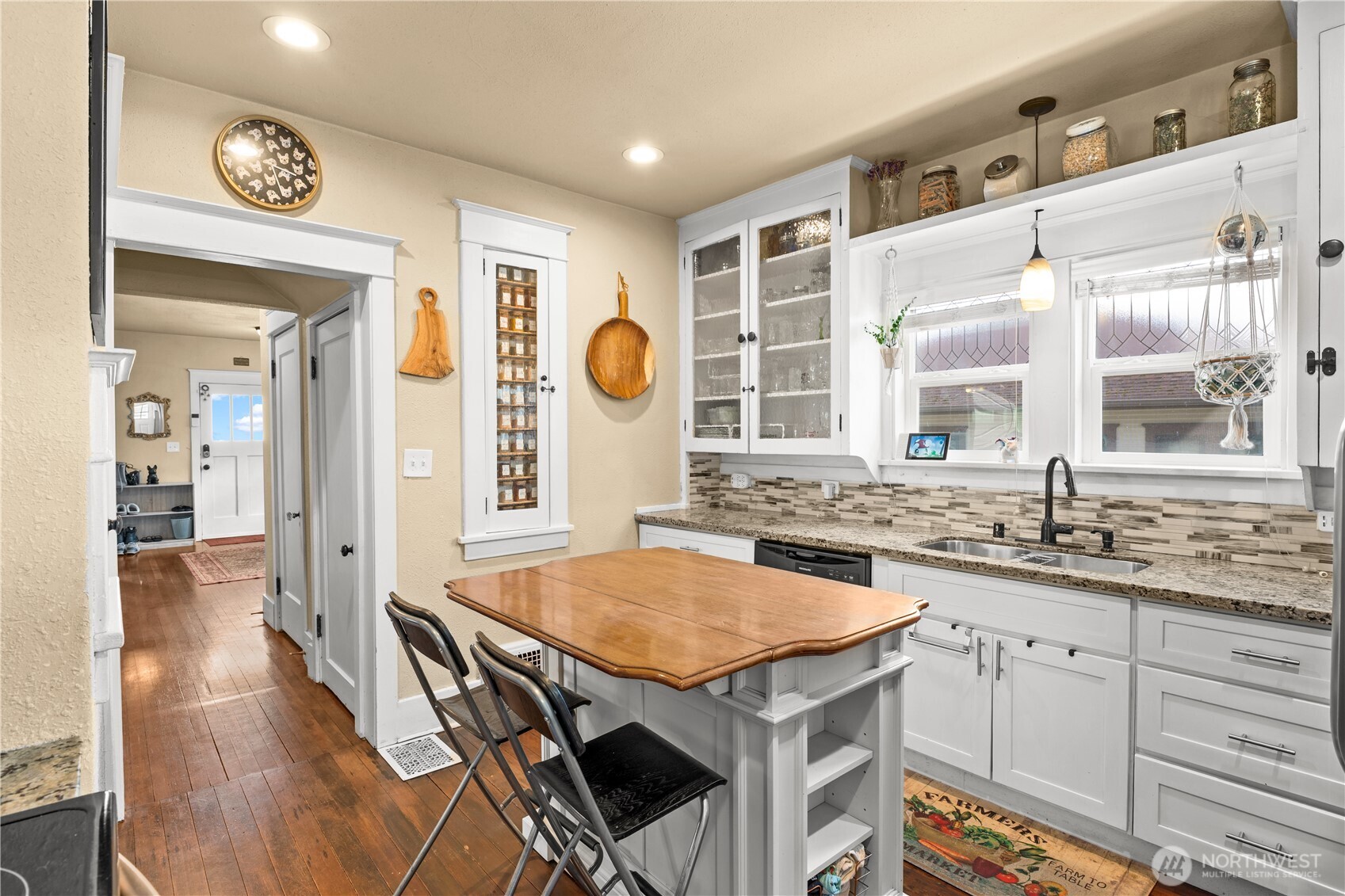 912 Earnest S. Brazill Street , Tacoma, WA 98405-4535