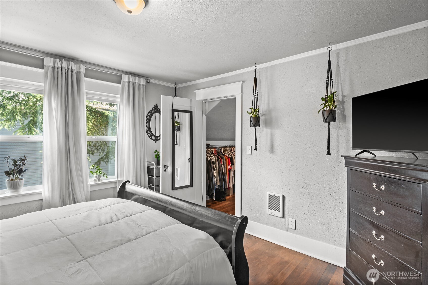 912 Earnest S. Brazill Street , Tacoma, WA 98405-4535