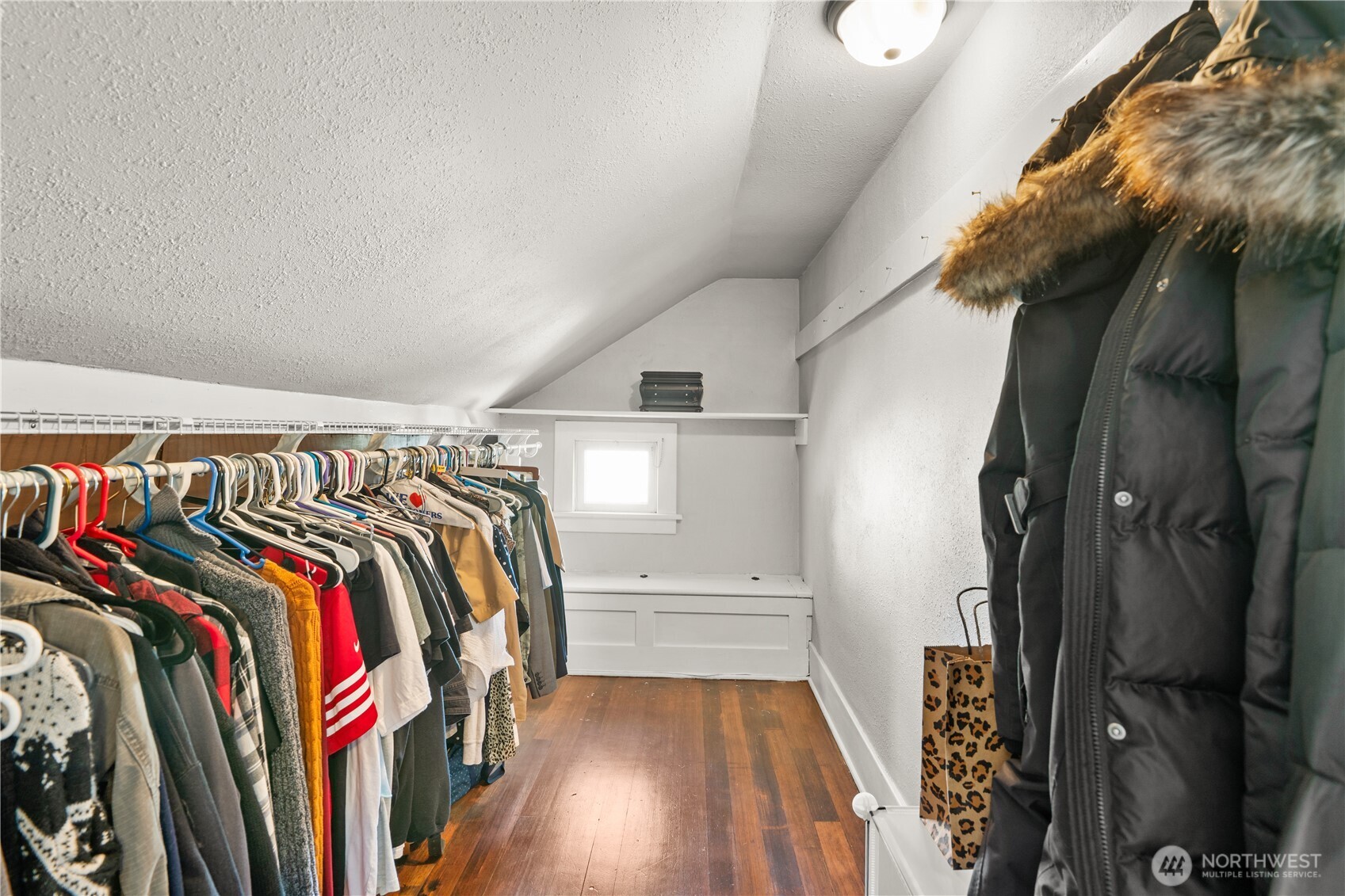 912 Earnest S. Brazill Street , Tacoma, WA 98405-4535