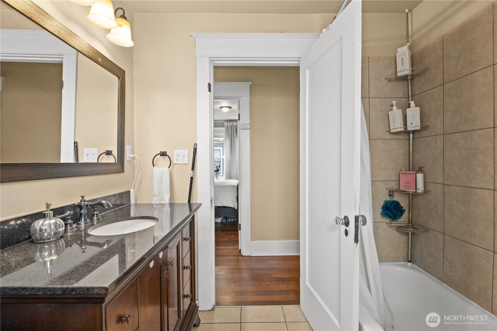 912 Earnest S. Brazill Street , Tacoma, WA 98405-4535