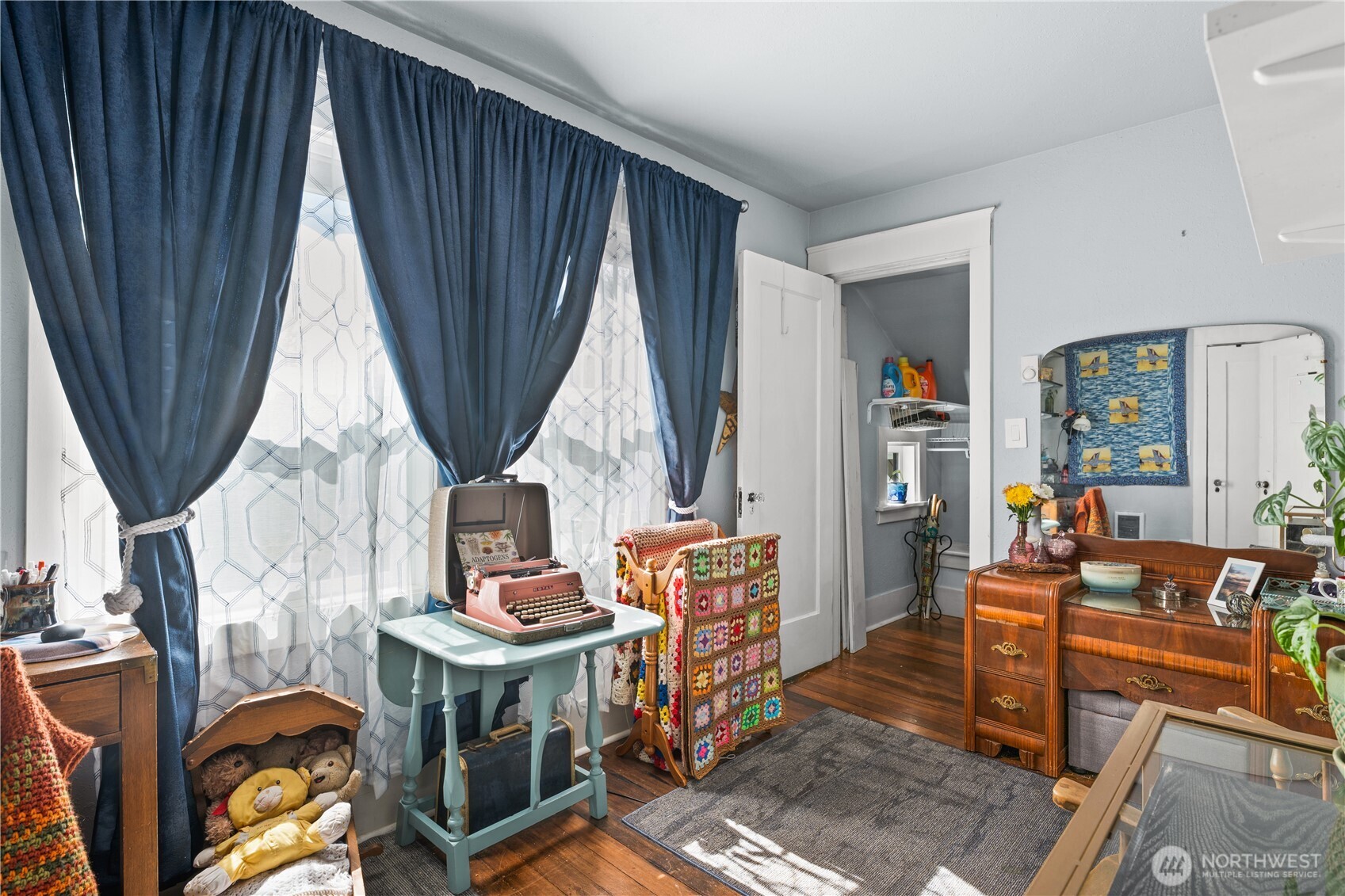 912 Earnest S. Brazill Street , Tacoma, WA 98405-4535