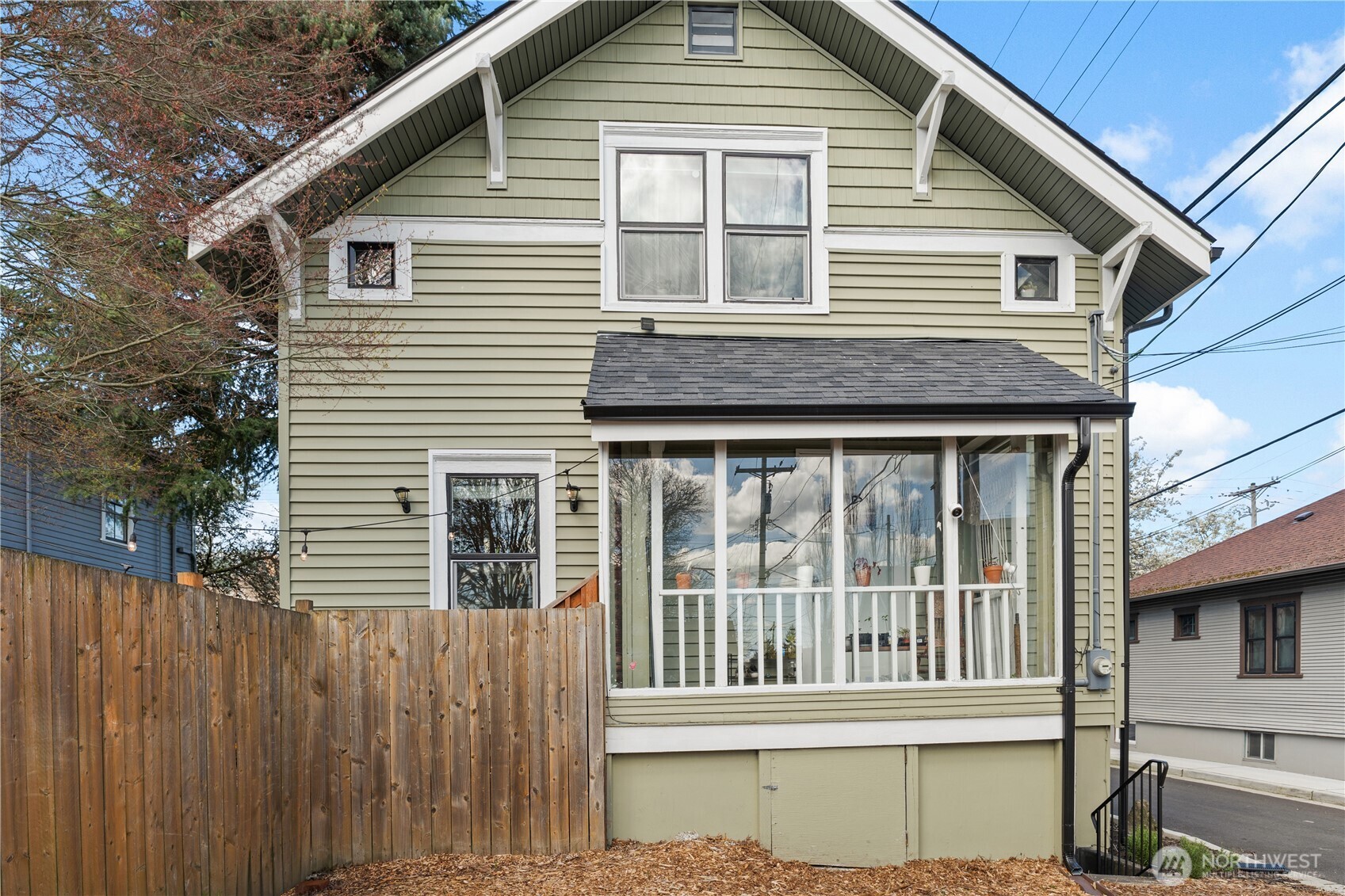 912 Earnest S. Brazill Street , Tacoma, WA 98405-4535