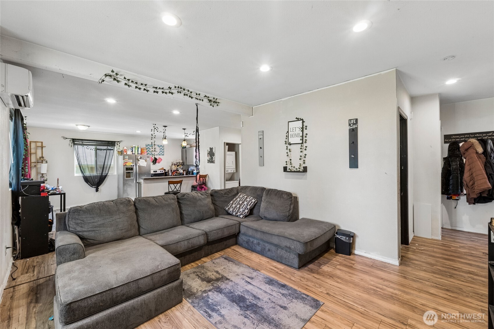 4712 S Warner Street , Tacoma, WA 98409