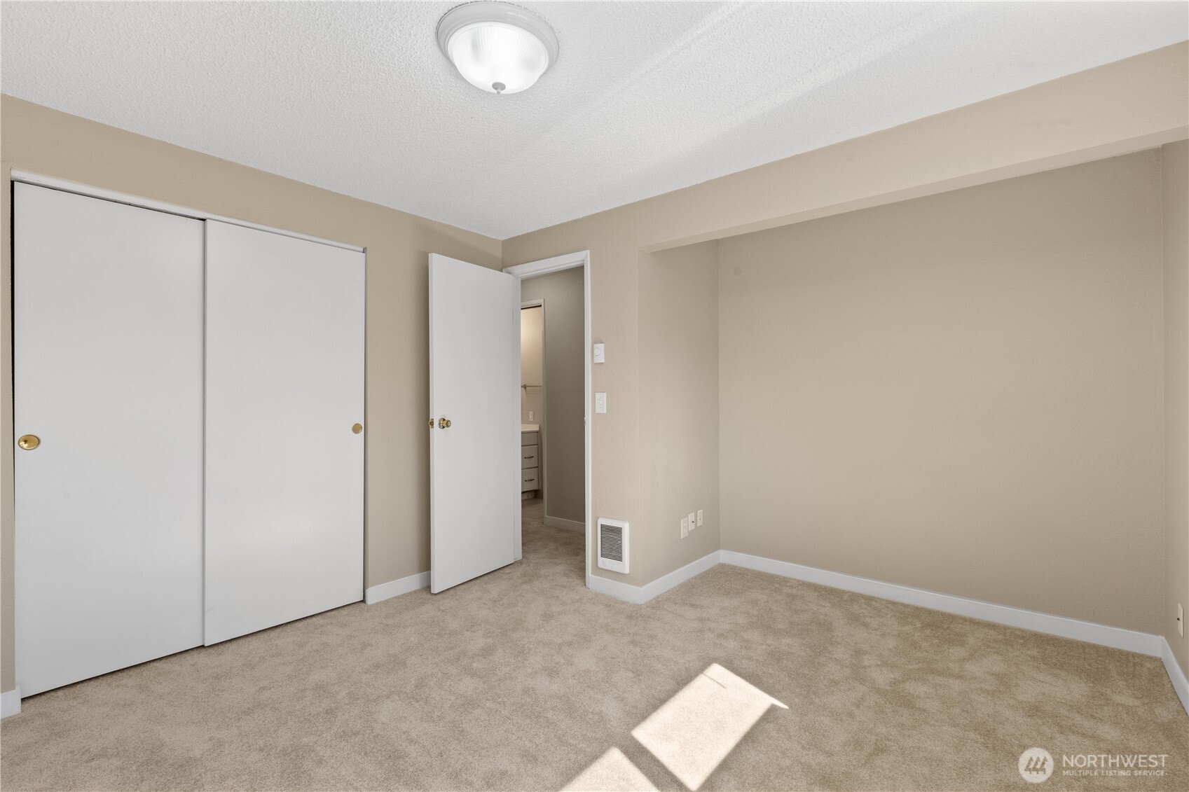 7700 196th Street SW #C, Edmonds, WA 98026