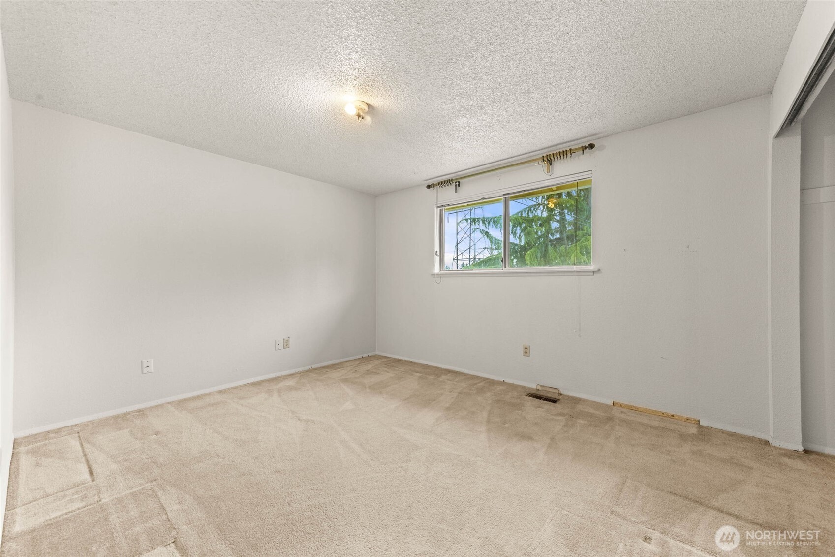 4508 Military Road E, Tacoma, WA 98446
