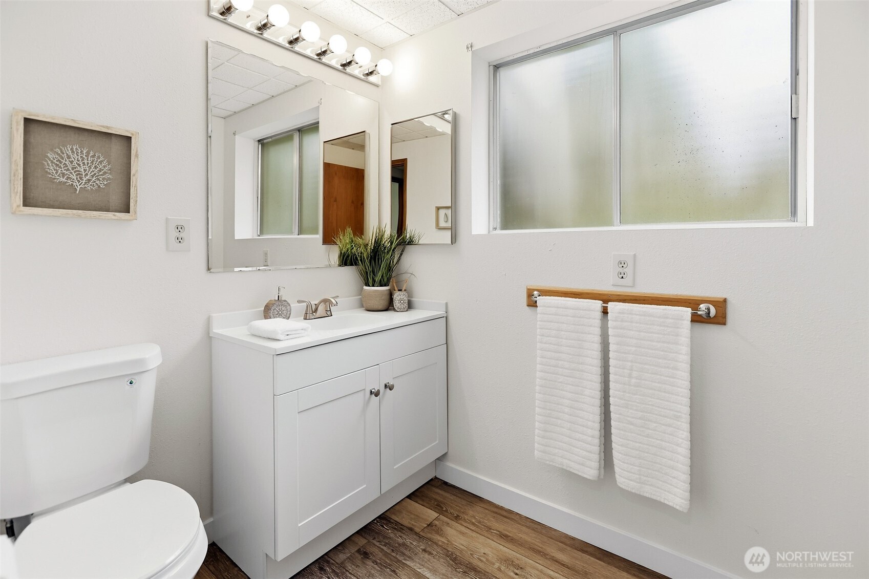 155 Capella Drive NW, Issaquah, WA 98027