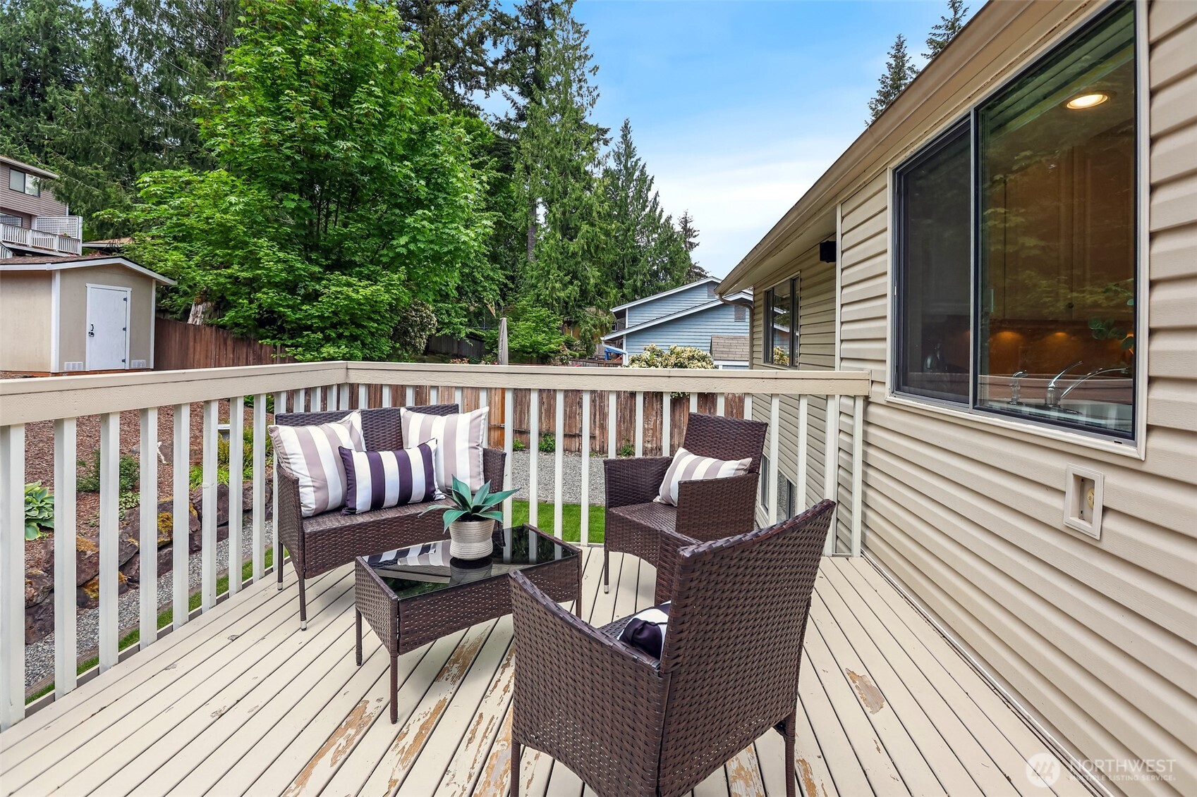 155 Capella Drive NW, Issaquah, WA 98027