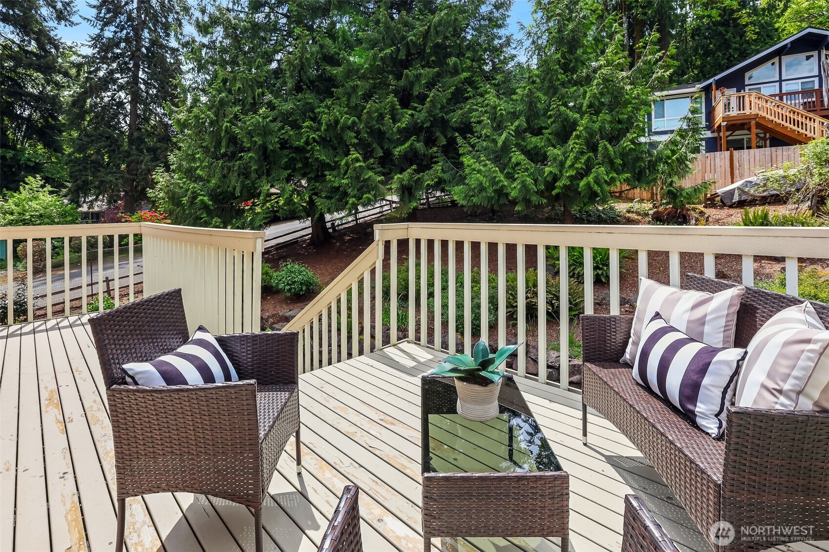155 Capella Drive NW, Issaquah, WA 98027