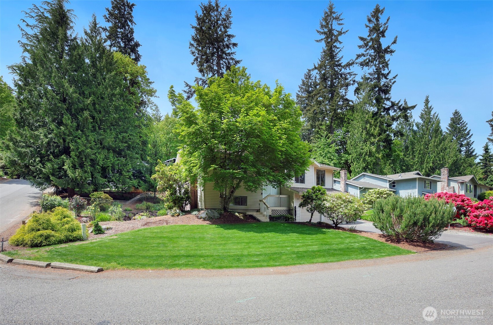 155 Capella Drive NW, Issaquah, WA 98027
