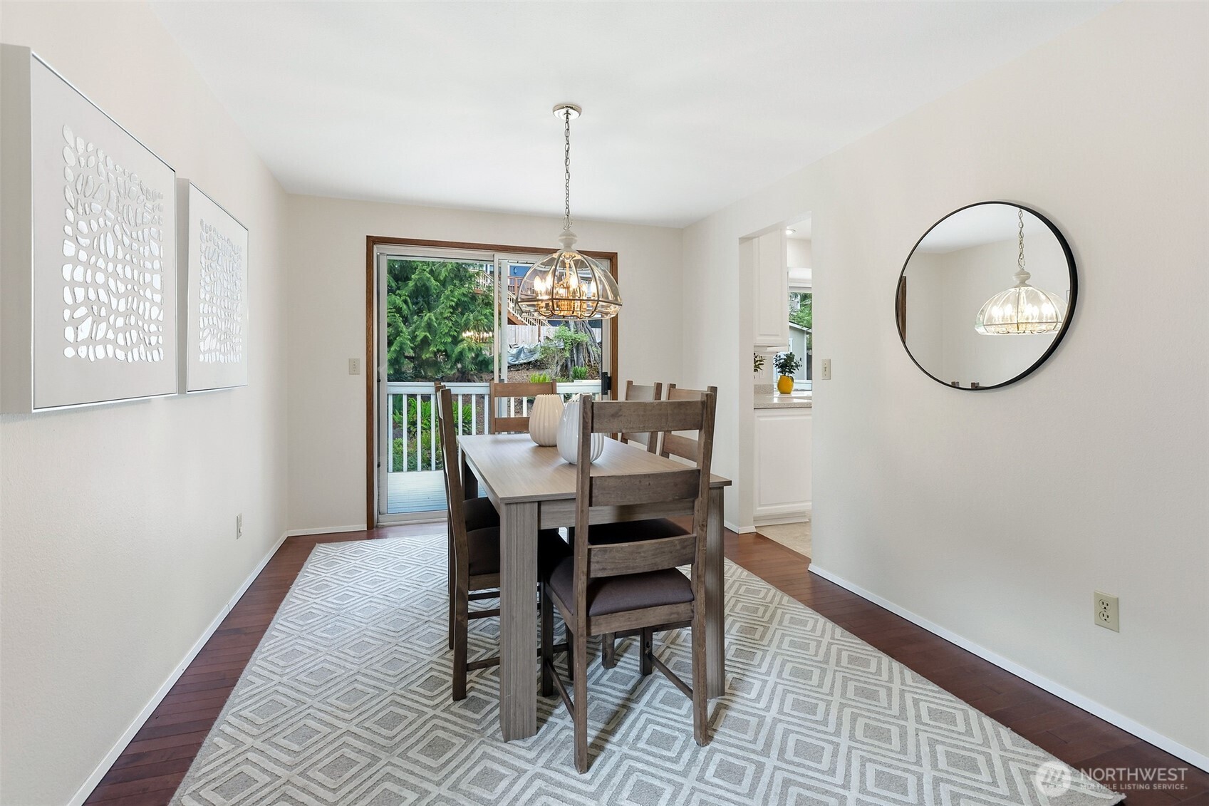 155 Capella Drive NW, Issaquah, WA 98027