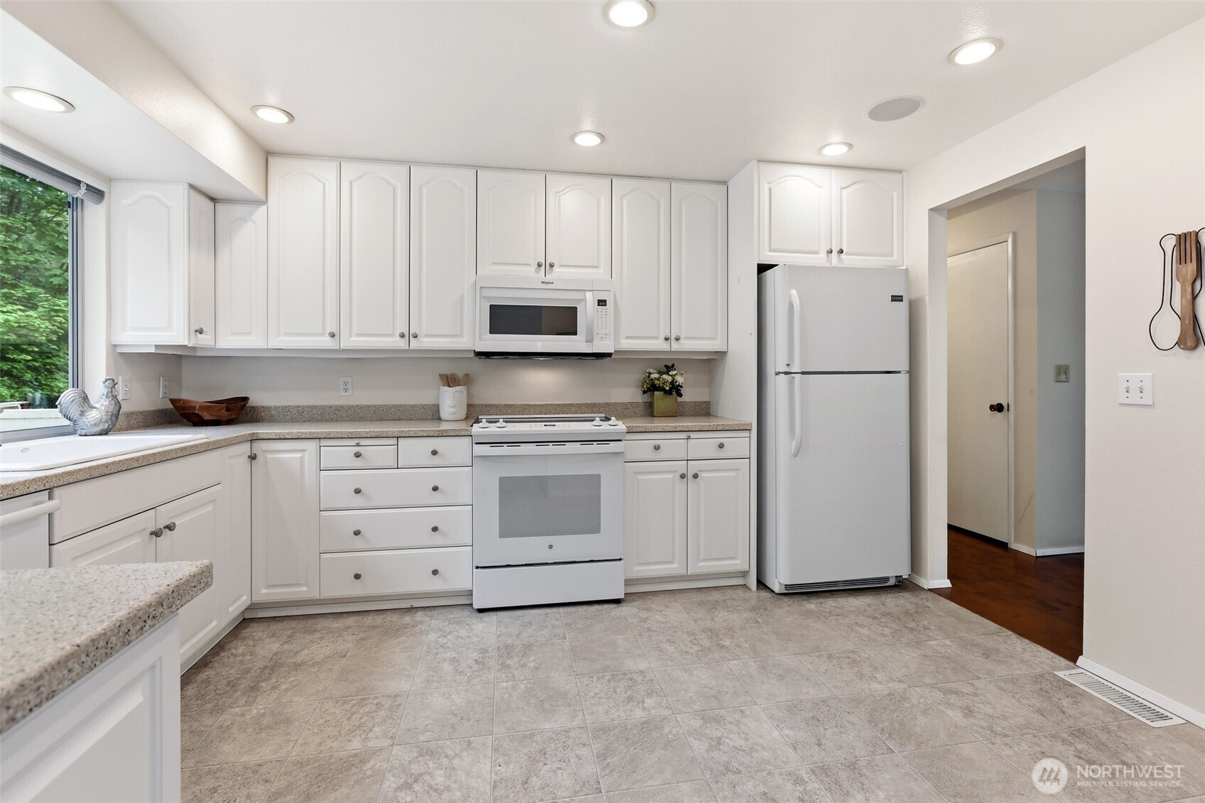 155 Capella Drive NW, Issaquah, WA 98027